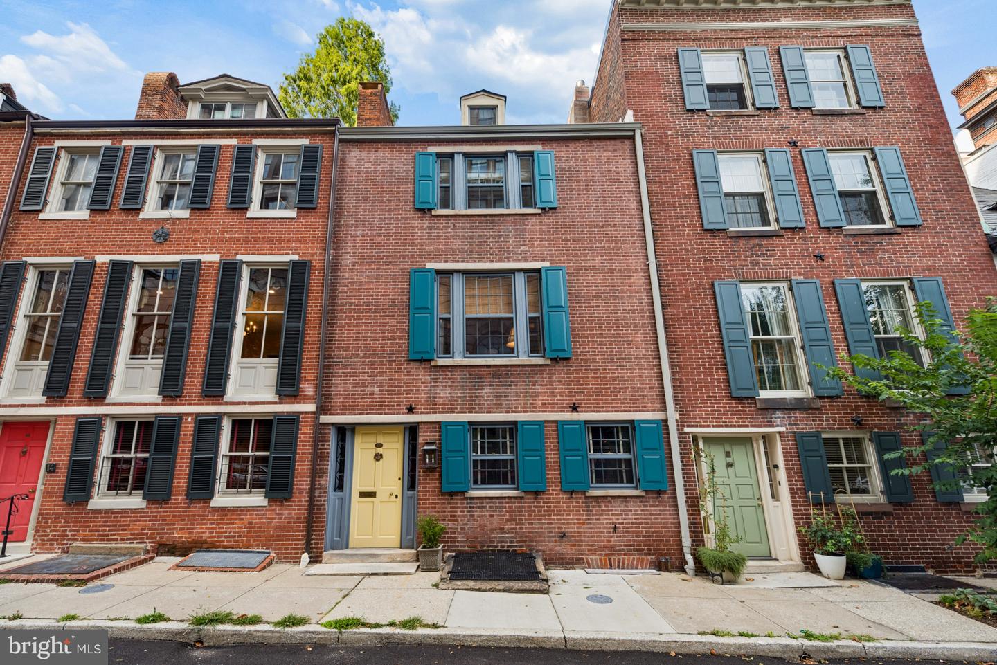 12 W Hamilton St — photo