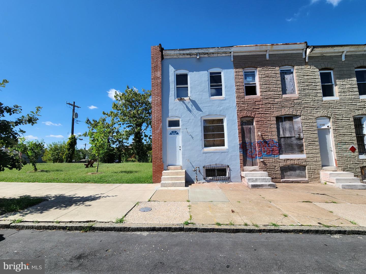 1714 N Montford Ave — photo