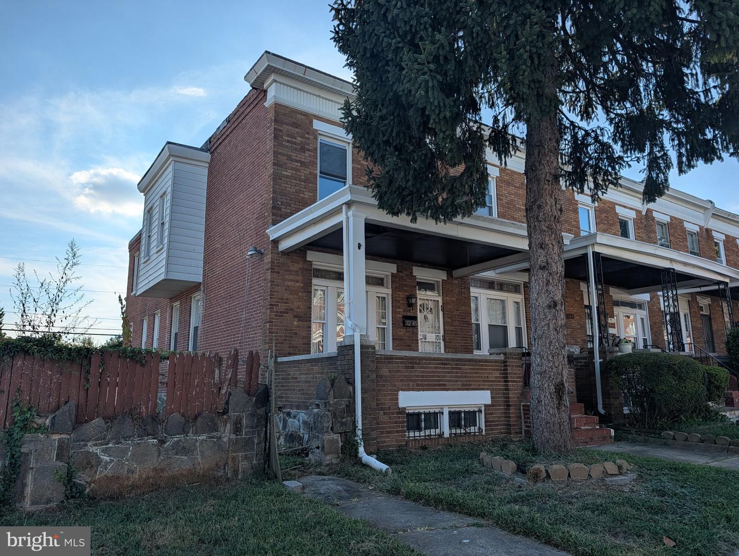 3245 Dudley Ave — photo