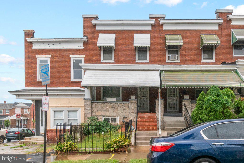 1239 N Ellwood Ave — photo