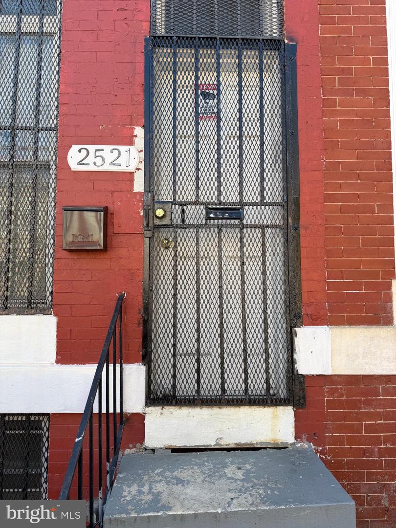 2521 W Baltimore St — photo