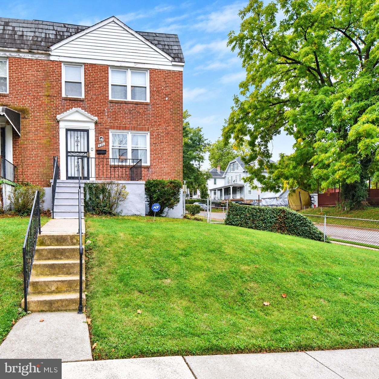 824 Wicklow Rd — photo