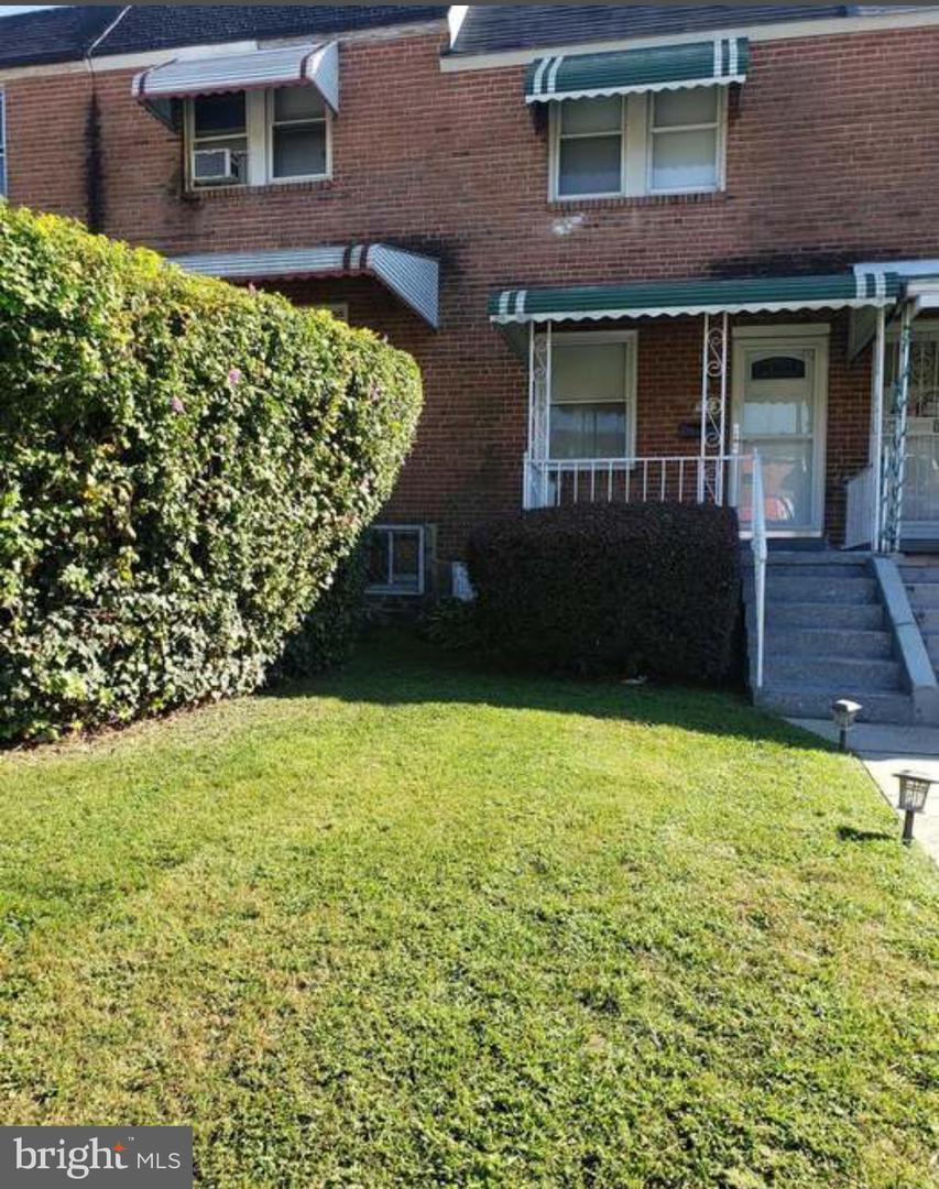 811 E Cold Spring Ln #2 — photo