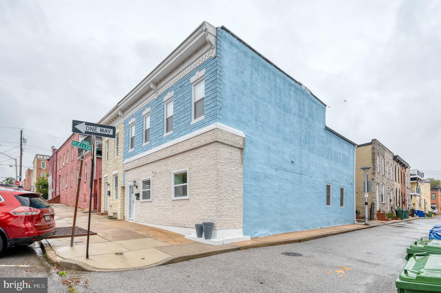 703 S Clinton St — photo