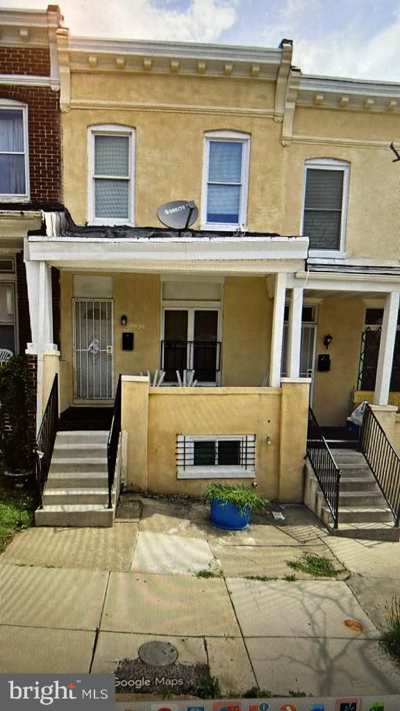 760 Bartlett Ave — photo