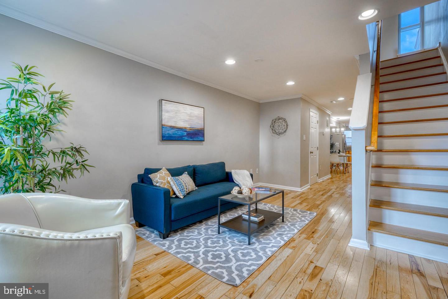 233 S Highland Ave — photo
