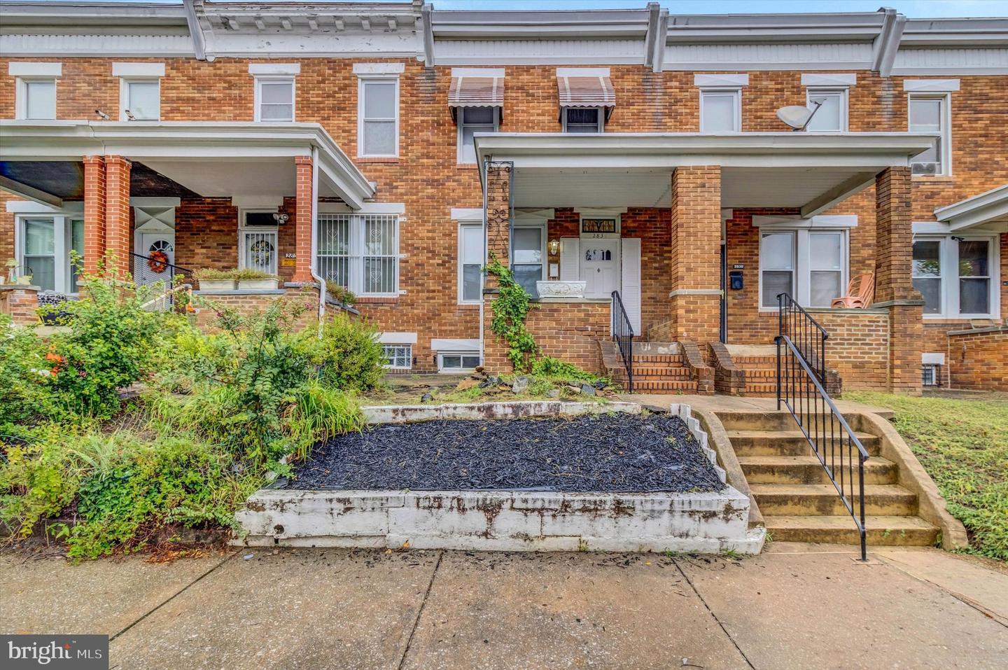 2836 Mayfield Ave — photo