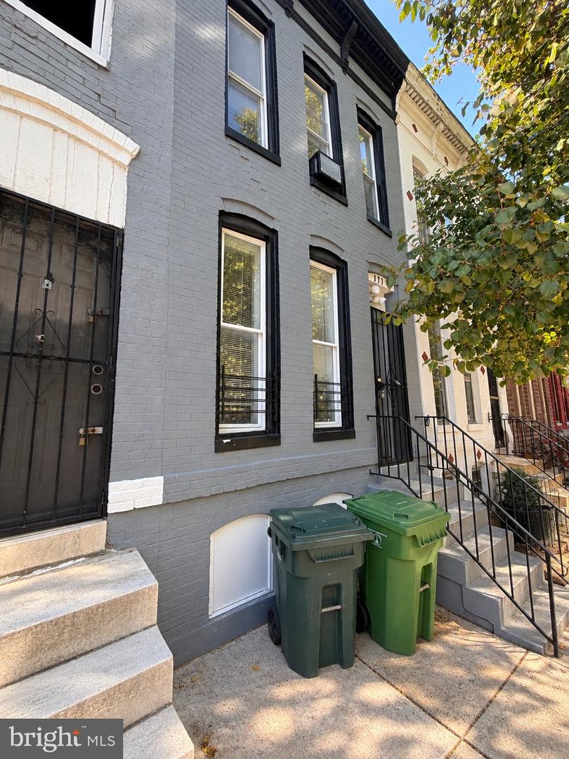 1710 N Mount St — photo