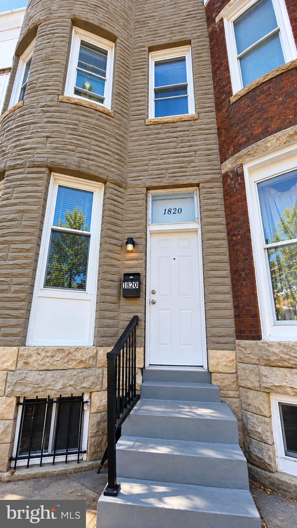 1820 N Mount St — photo