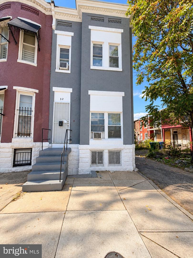 32 N Pulaski St — photo
