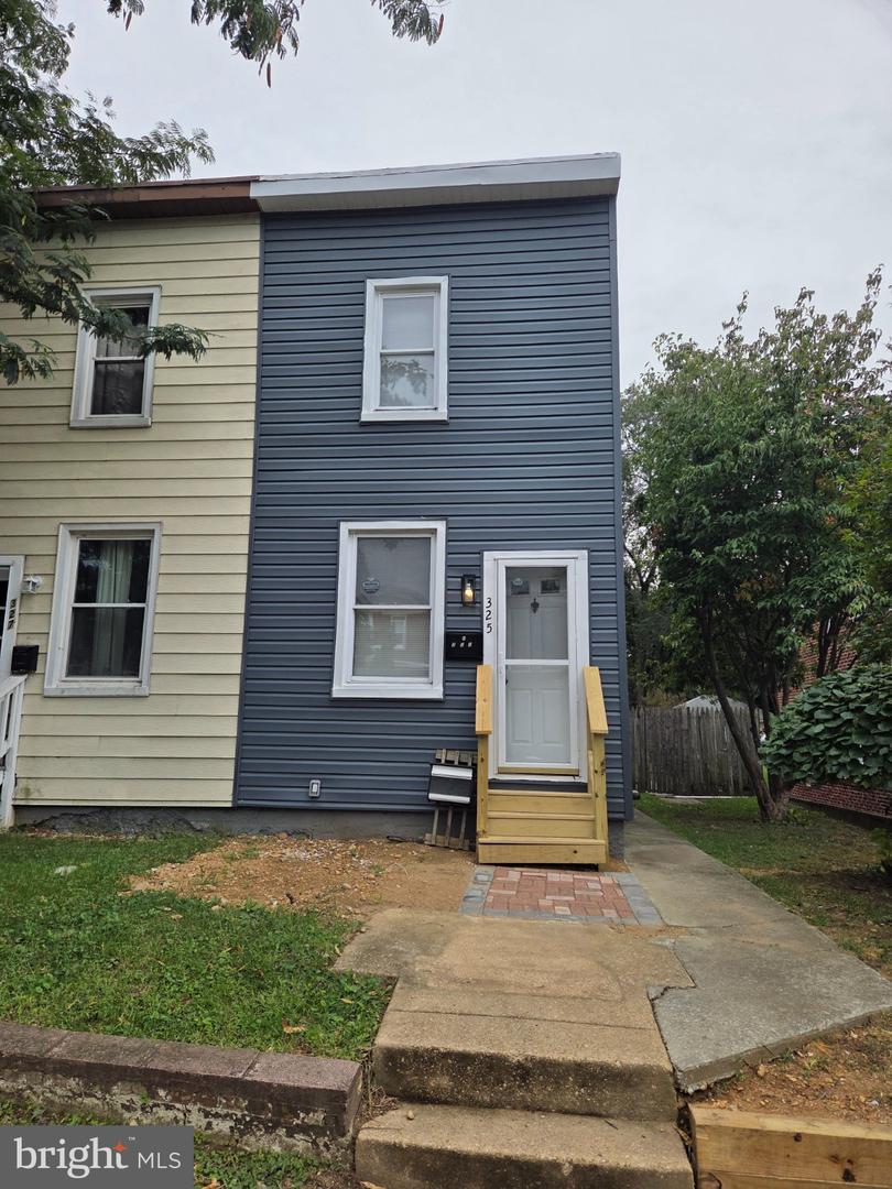 325 Washburn Ave — photo