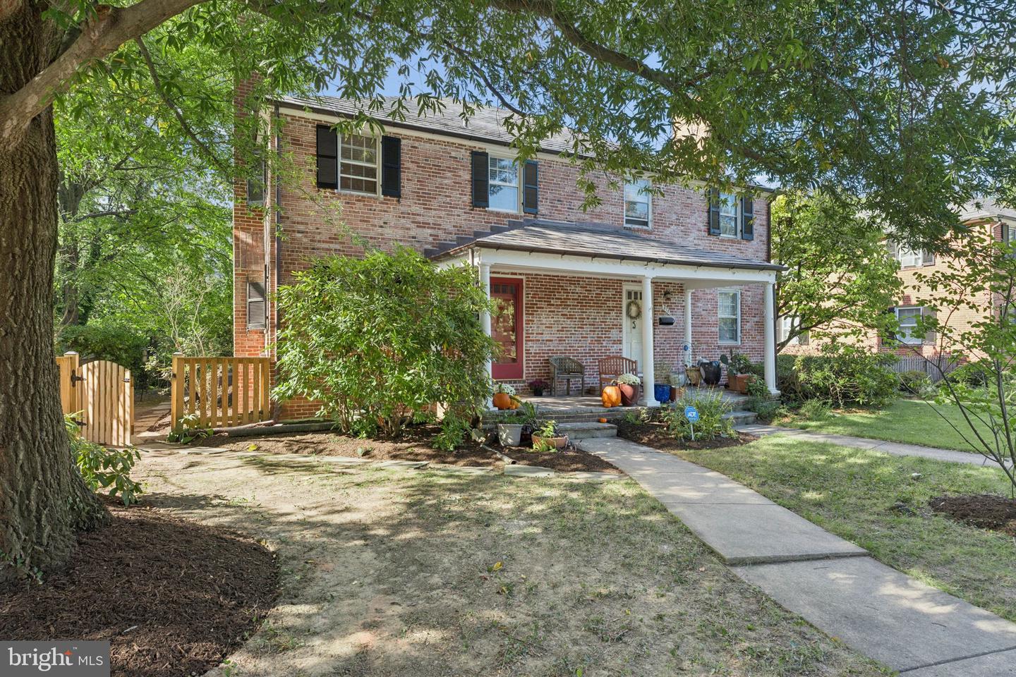 316 Woodbourne Ave — photo