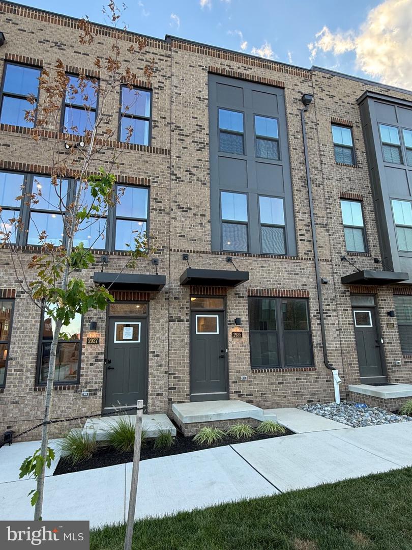 2935 Maisel St #4-St — photo