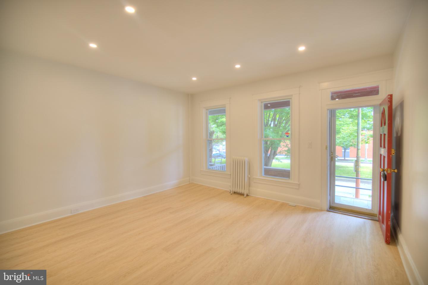 608 E 33rd Street, Baltimore, MD 21218 — photo 3