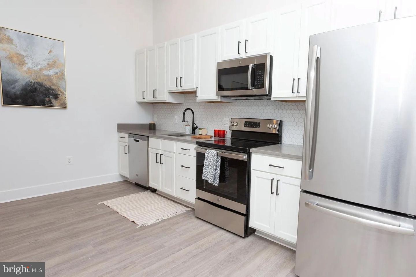 1742 Fleet St #303 — photo