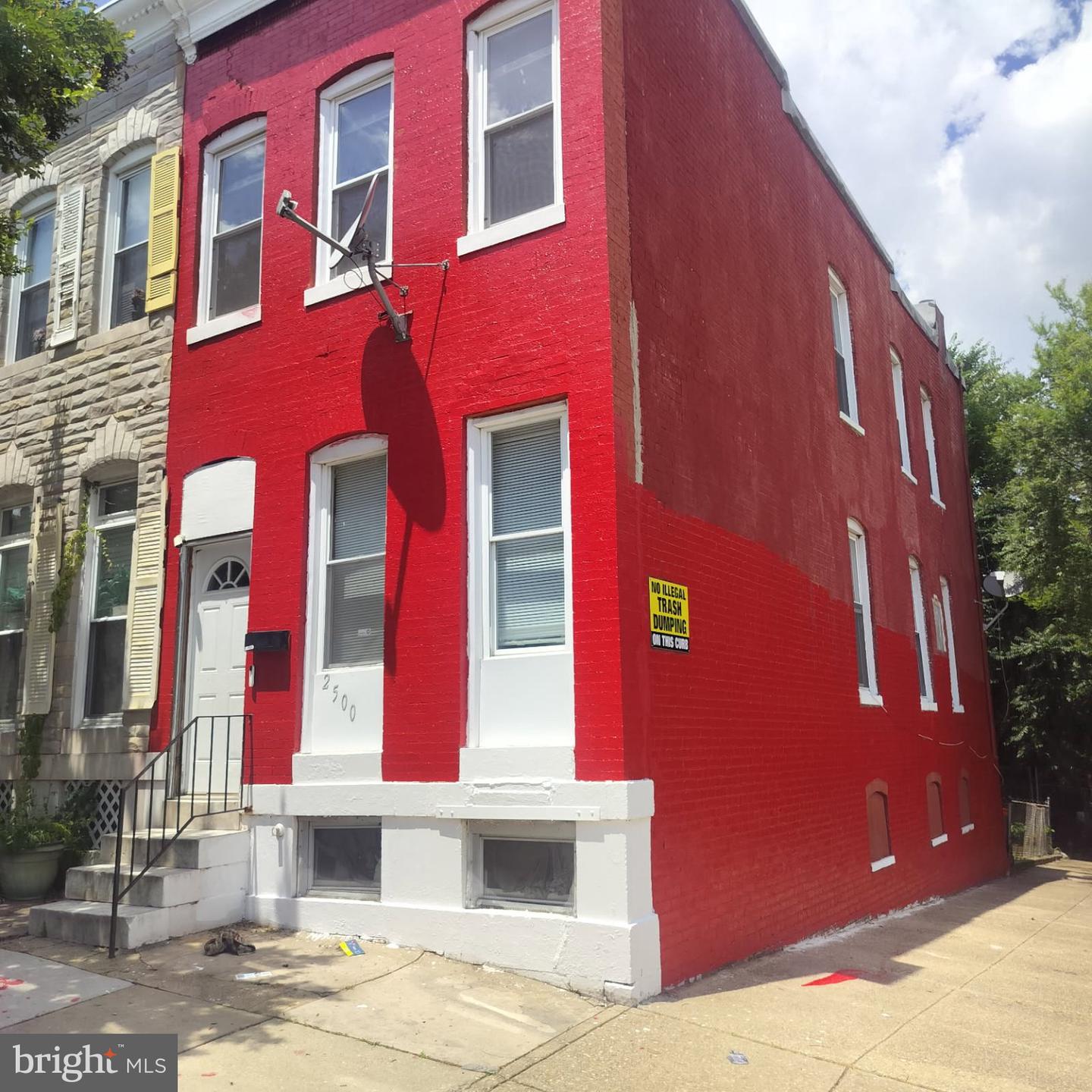 2500 W Fayette St — photo