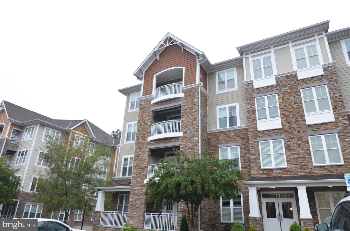 13 Clay Lodge Ln #203 — photo