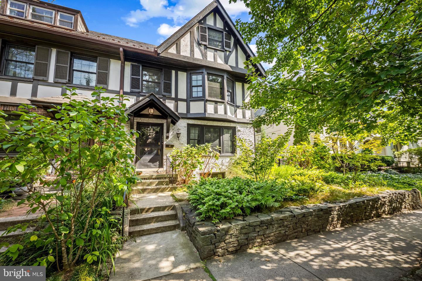 3909 Canterbury Rd — photo