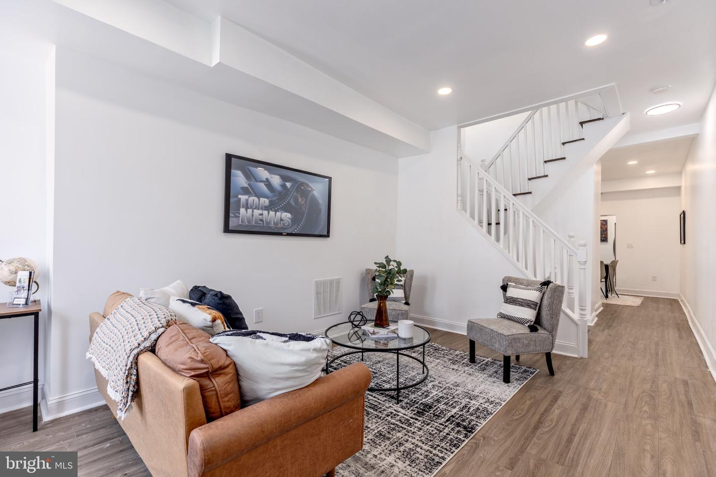 535 Robert St — photo