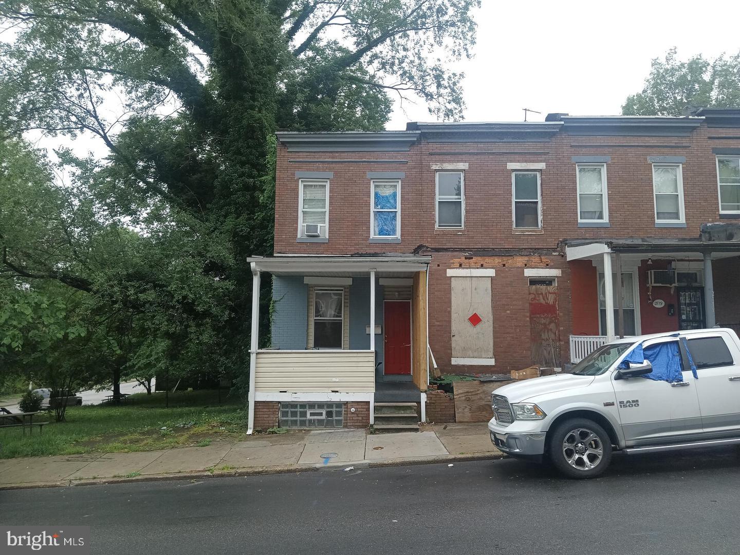 2715 W Lafayette Ave — photo