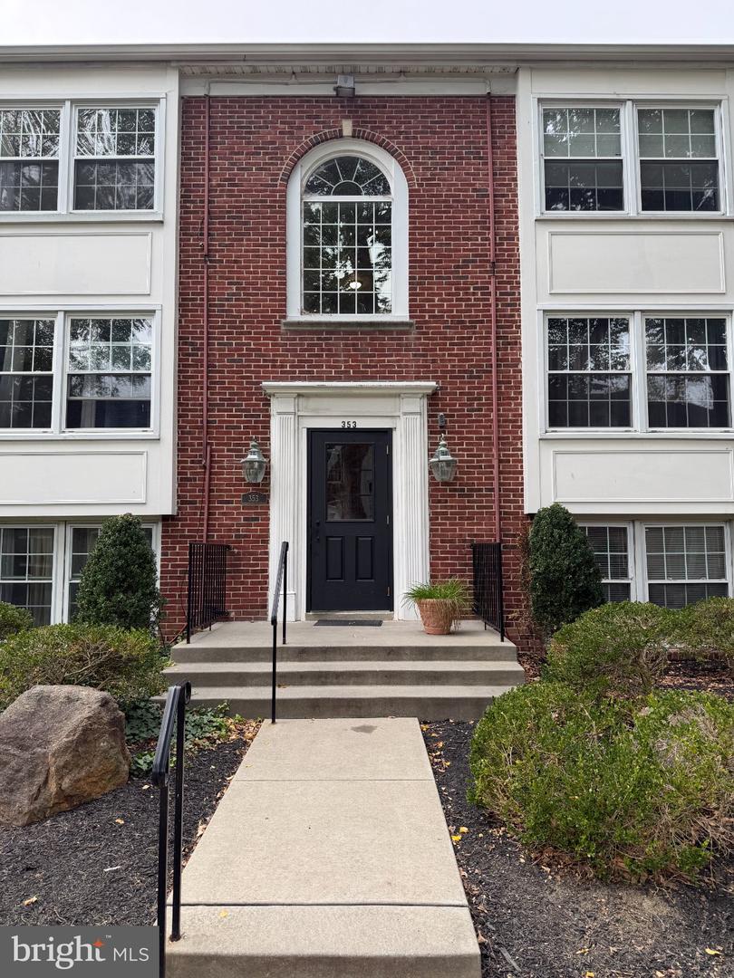 353 Homeland Sway #2C — photo