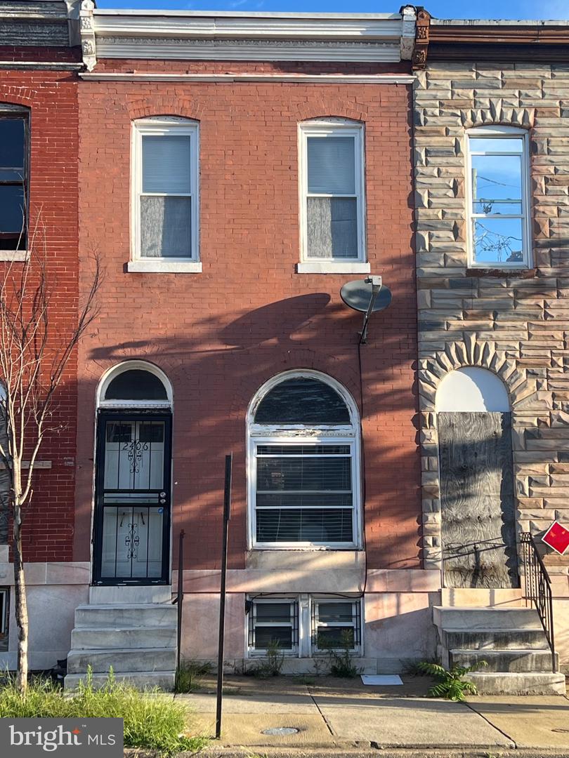 2406 E Hoffman St — photo