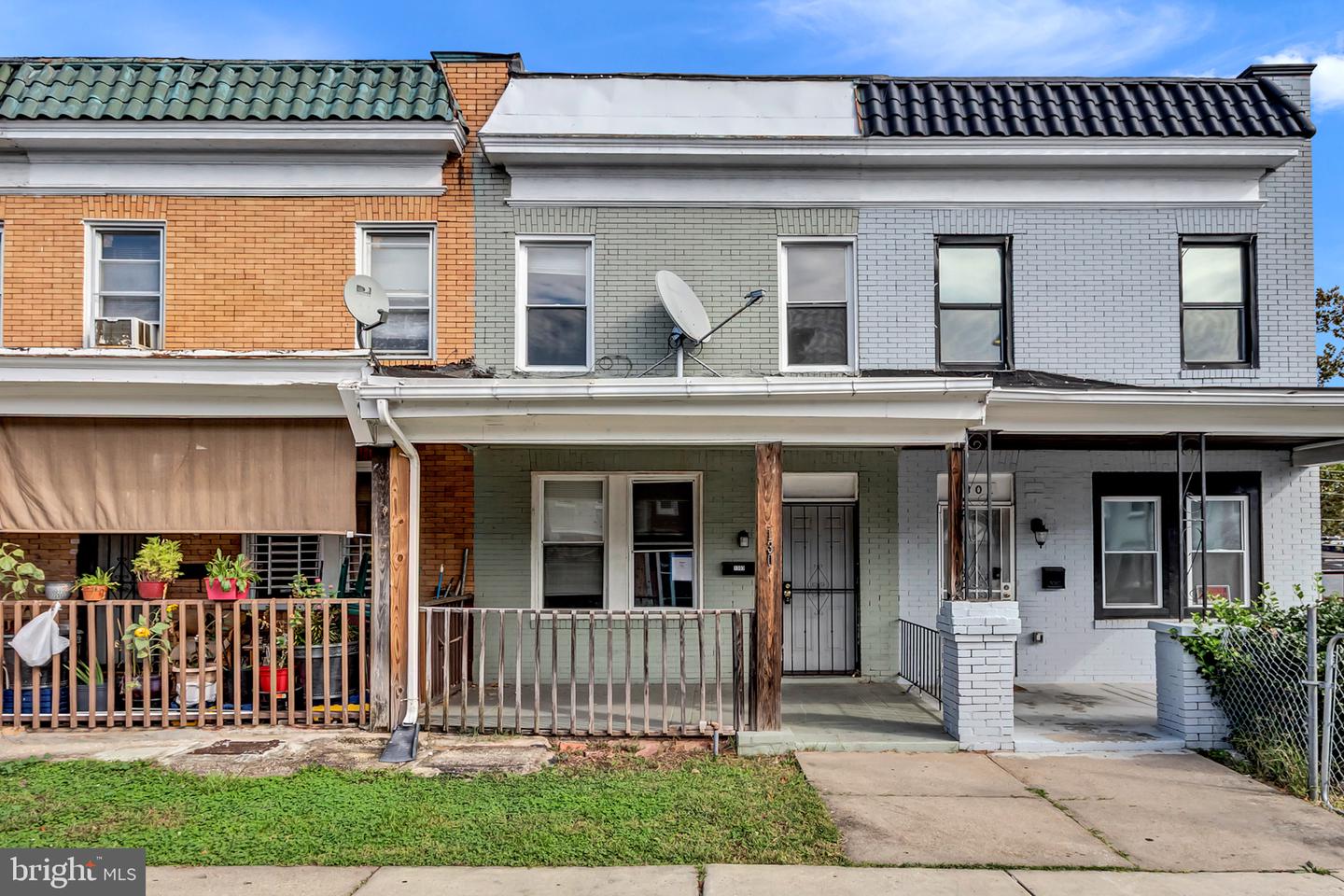 1303 Poplar Grove St — photo