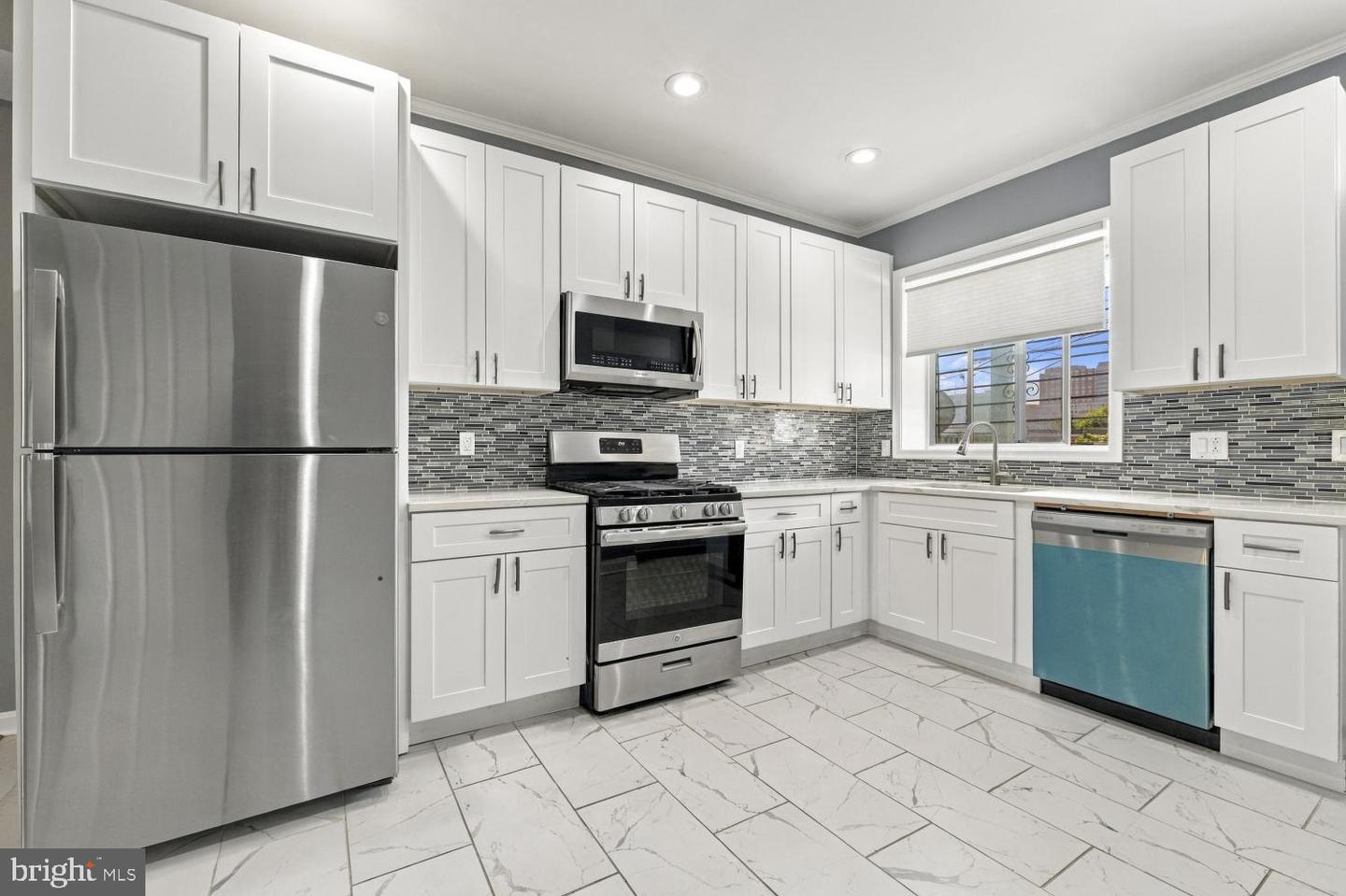 1014 N Patterson Park Ave — photo