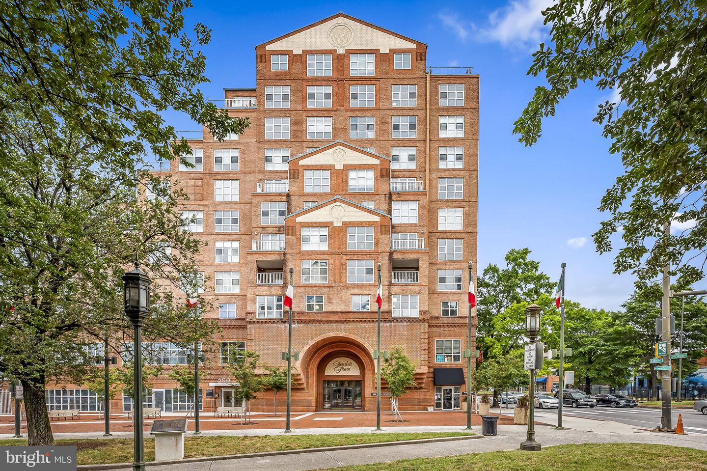 250 S President St #307 — photo