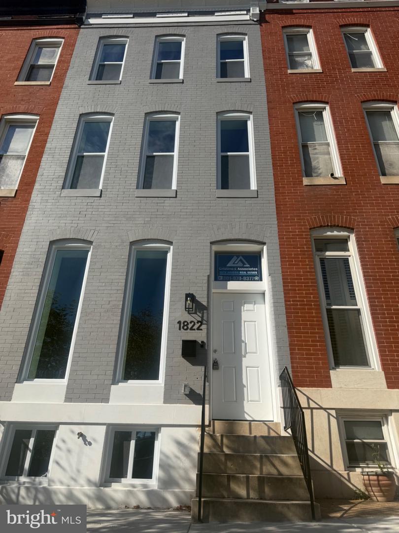 1822 N Broadway — photo