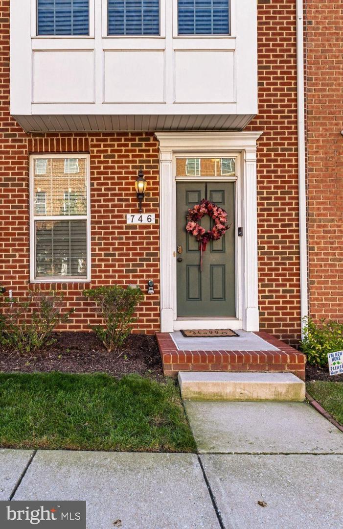 746 S Macon St — photo