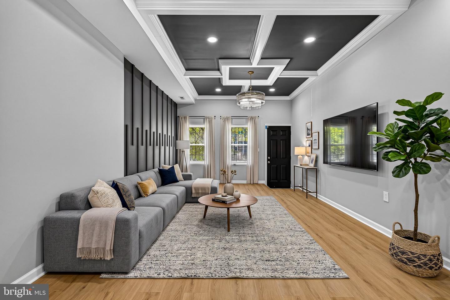 2518 W Fayette St — photo