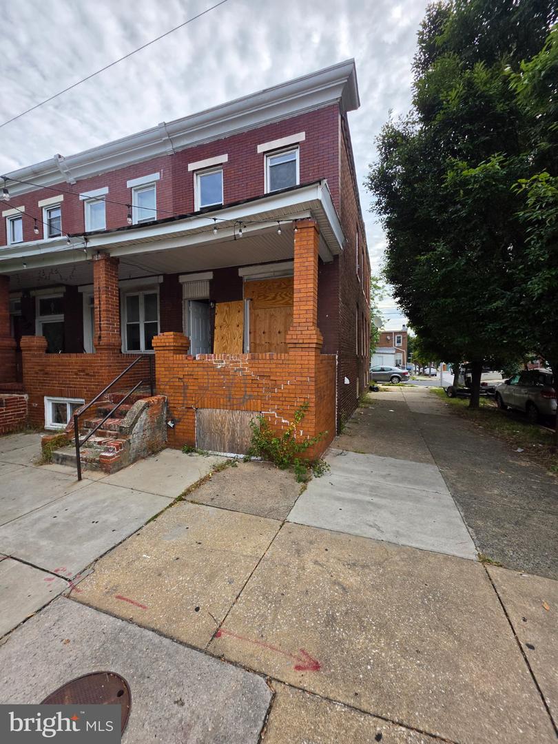 501 N Robinson St — photo