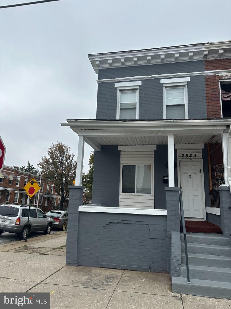 2543 E Biddle St — photo