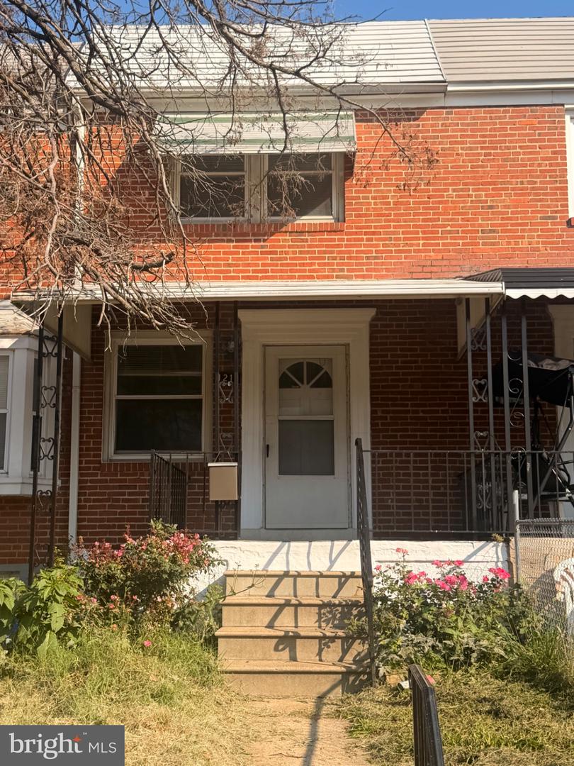 1211 Anglesea St — photo