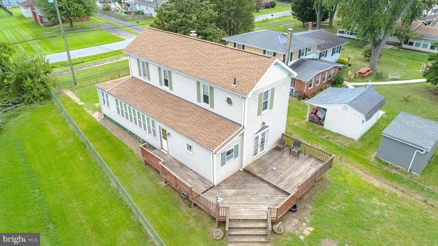 7428 Bay Front Rd — photo