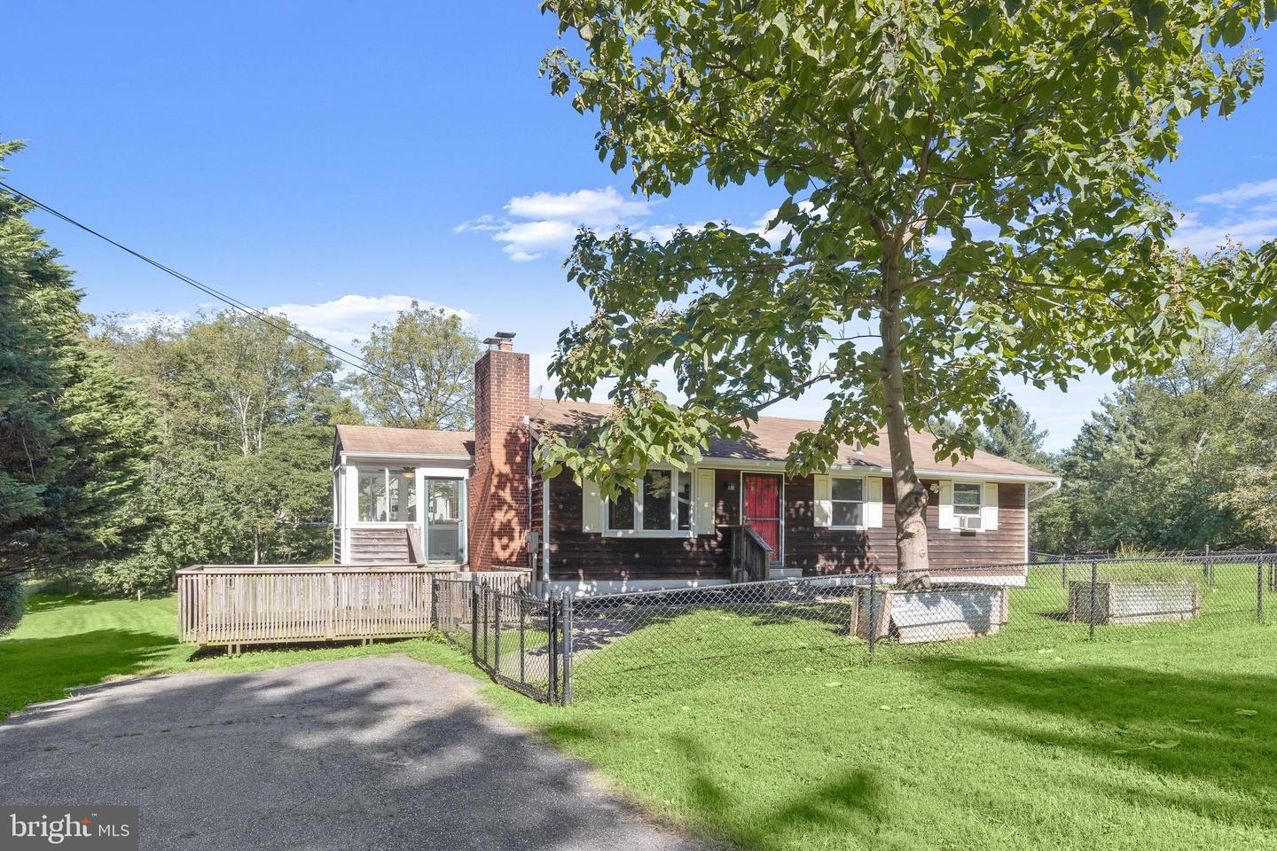 10832 Summit Ave — photo