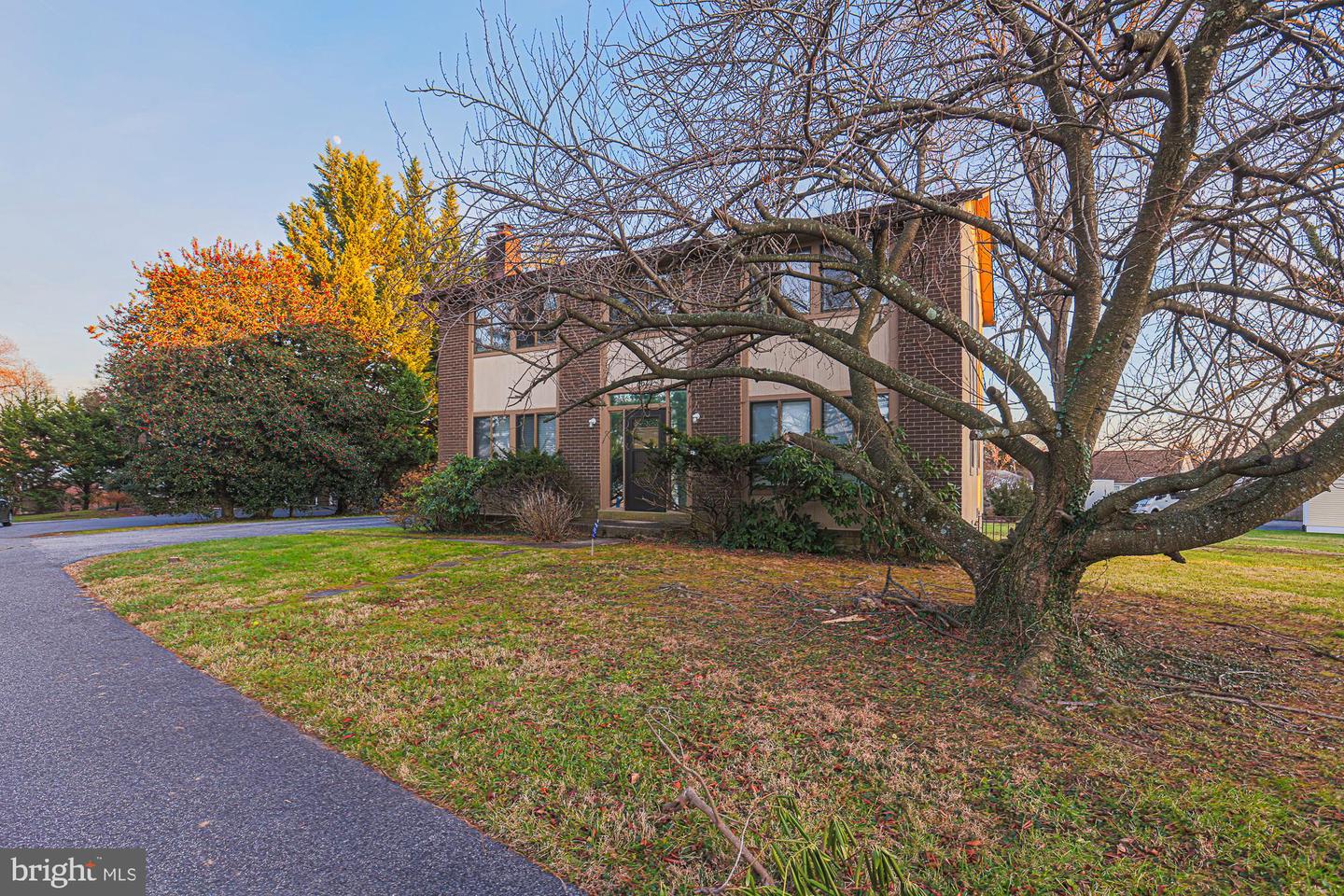 7617 7 Mile Ln — photo