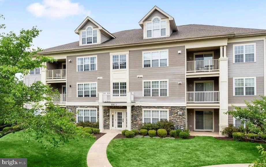 8813 Stone Ridge Cir #202 — photo