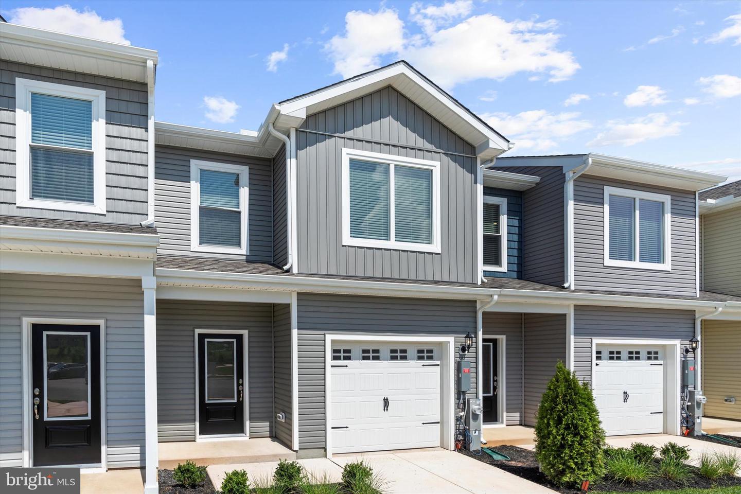 8145 Bartholomew Ct — photo