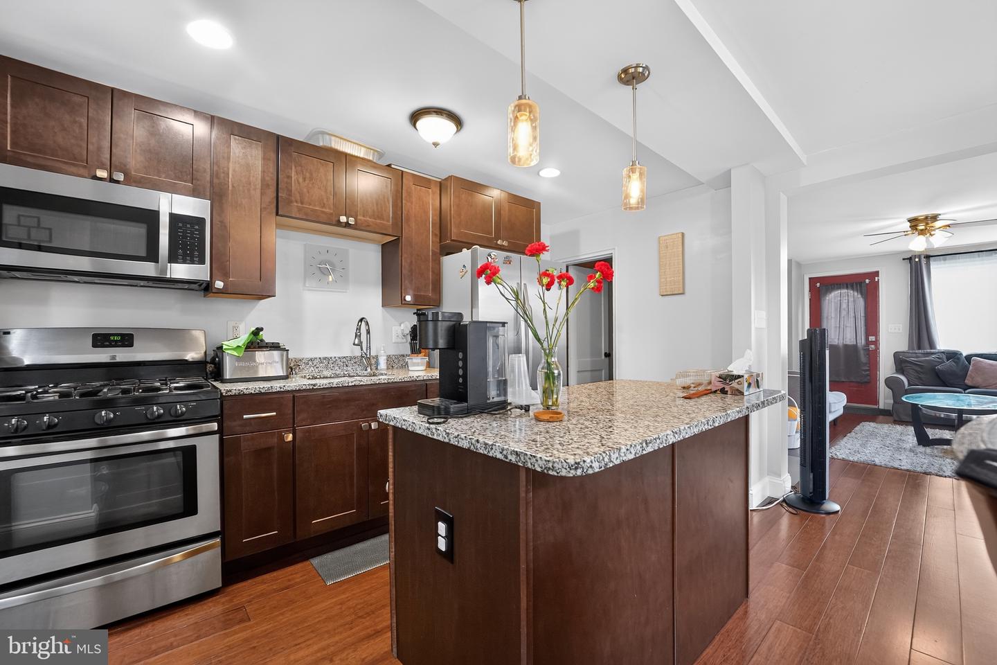 5438 Masefield Rd — photo