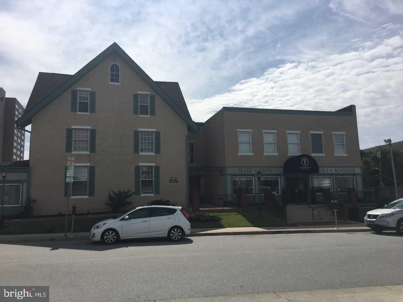 100 E Pennsylvania Ave — photo