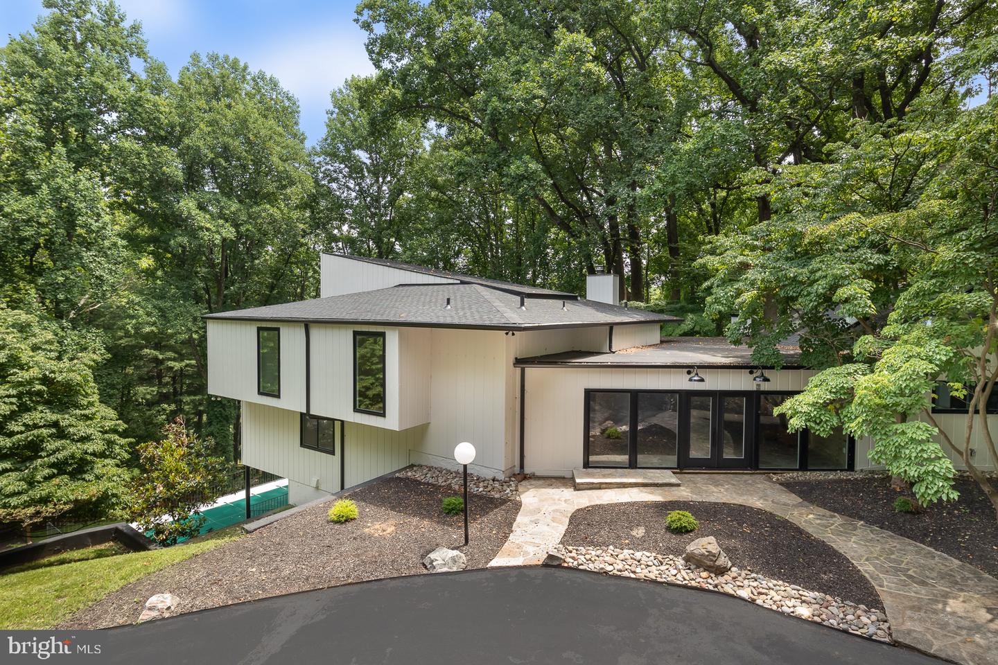 903 Ivy Hill Rd — photo
