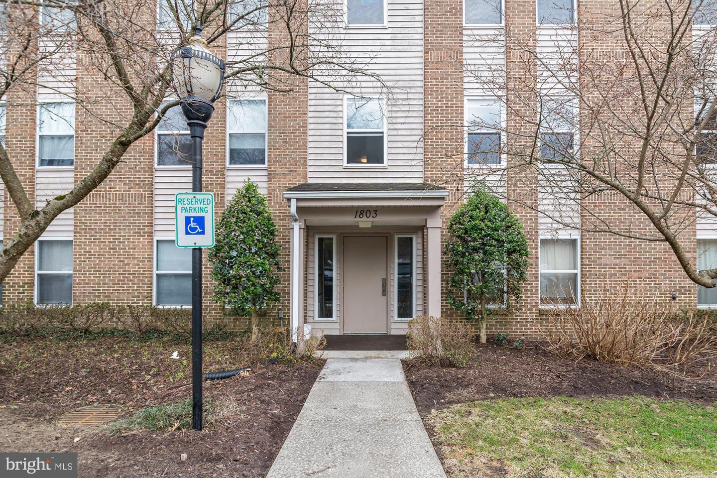 1803 Snow Meadow Ln #202 — photo