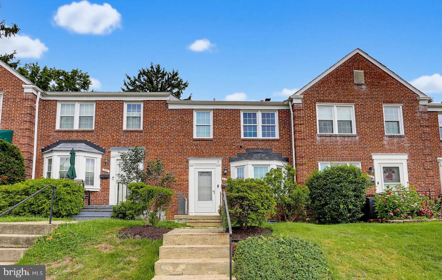 332 Small Ct — photo