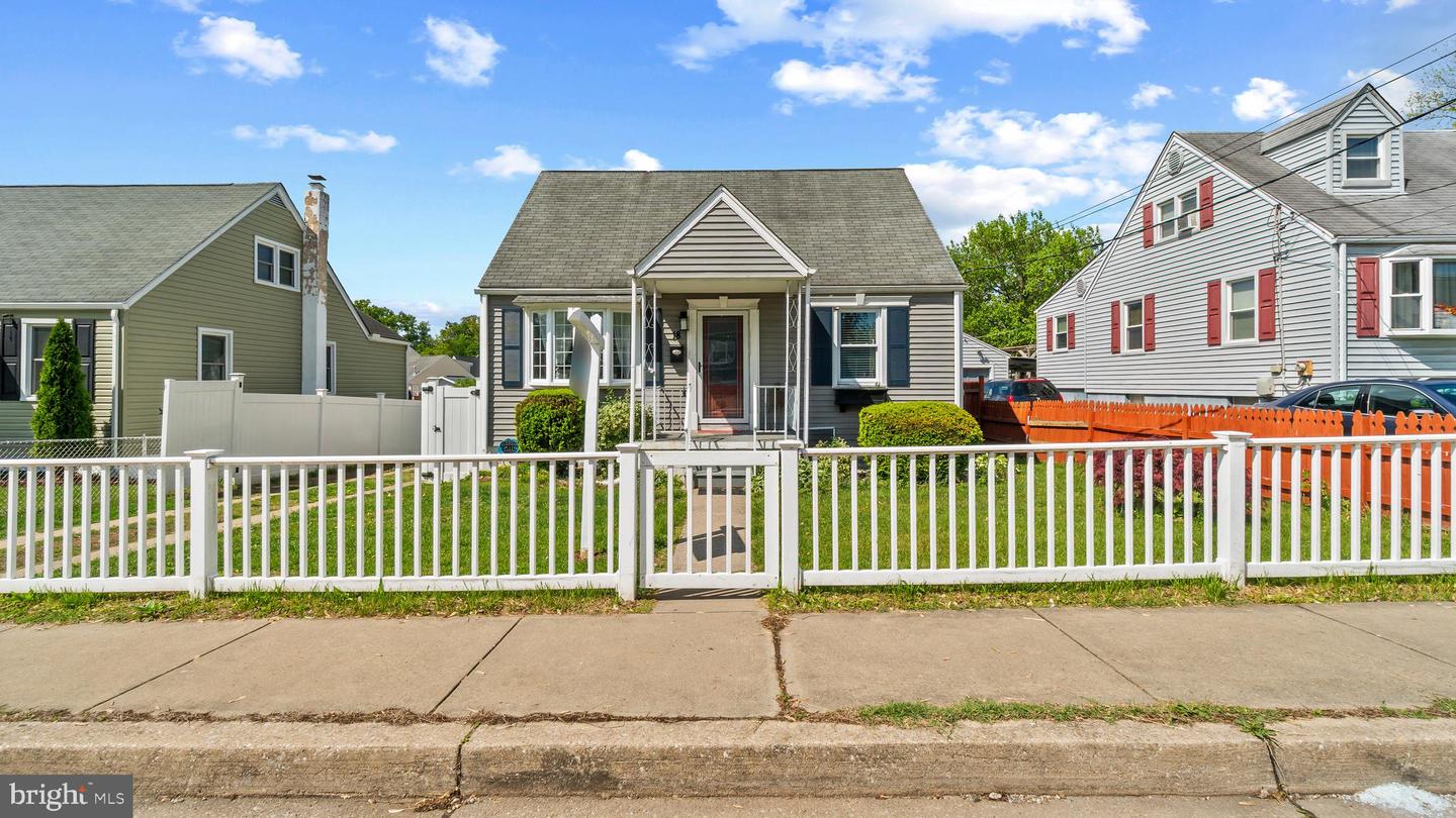 18 N Hawthorne Rd — photo