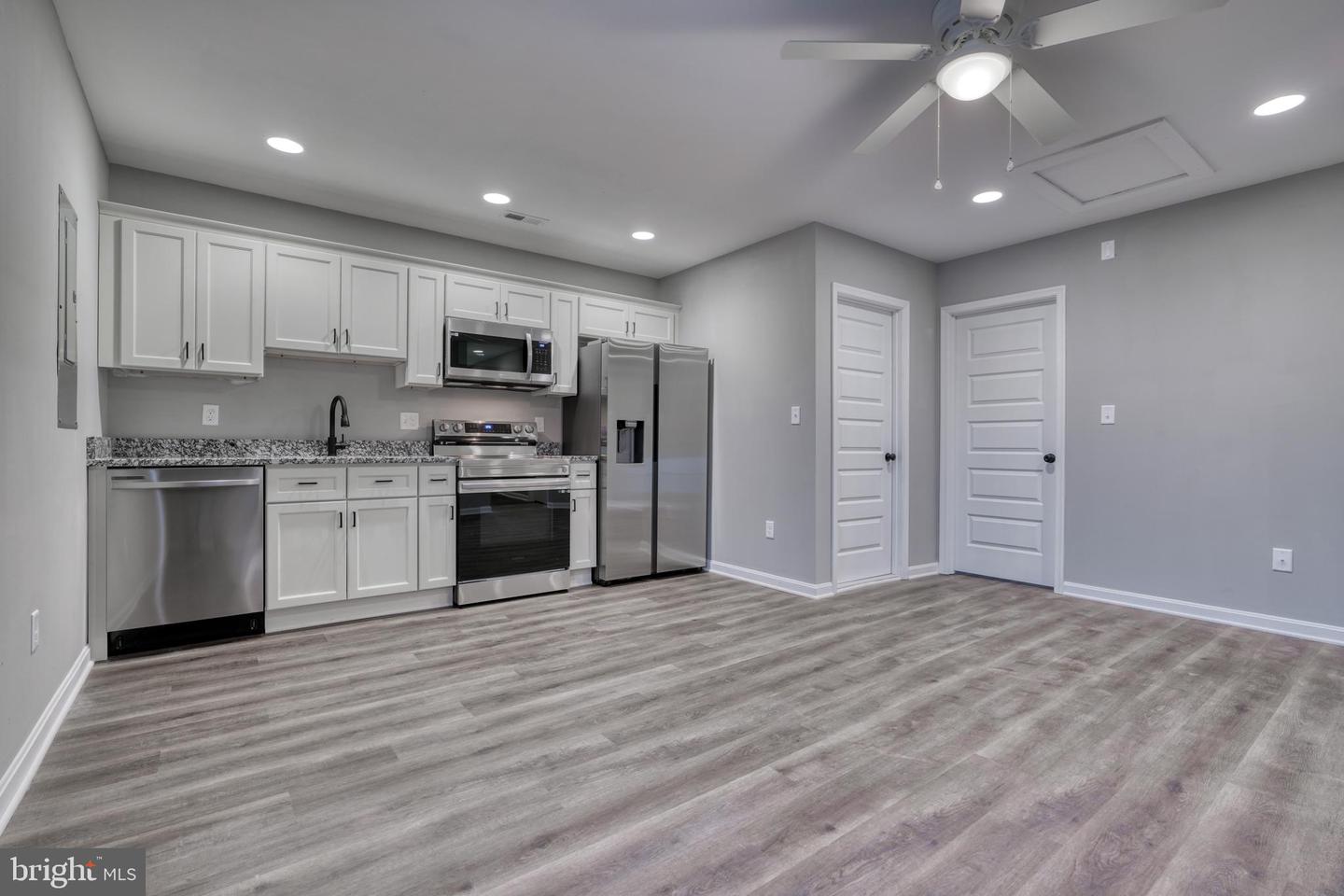 6722 Brentwood Ave #2Fl — photo