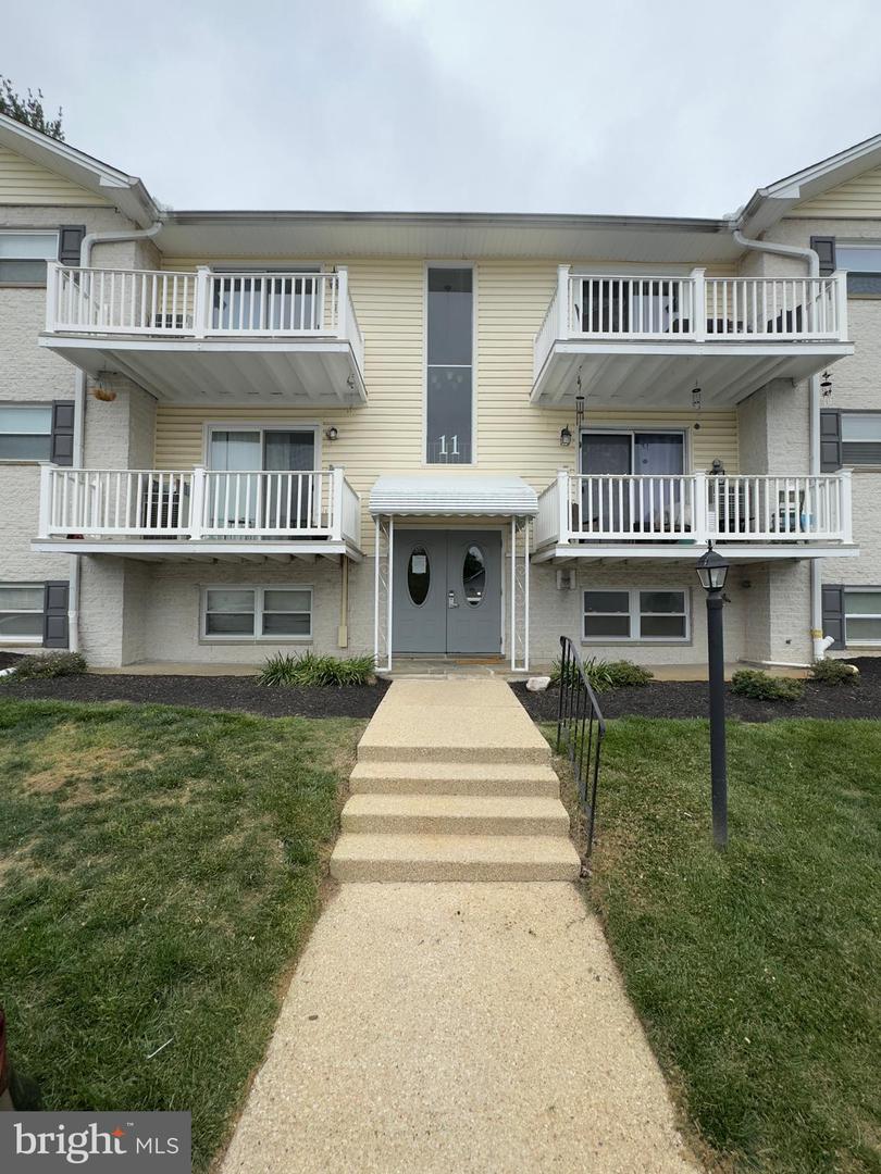 11 Warren Lodge Ct #B — photo