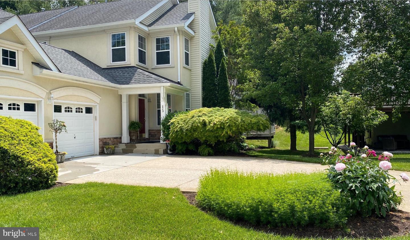 15 Austringer Ct #15 — photo