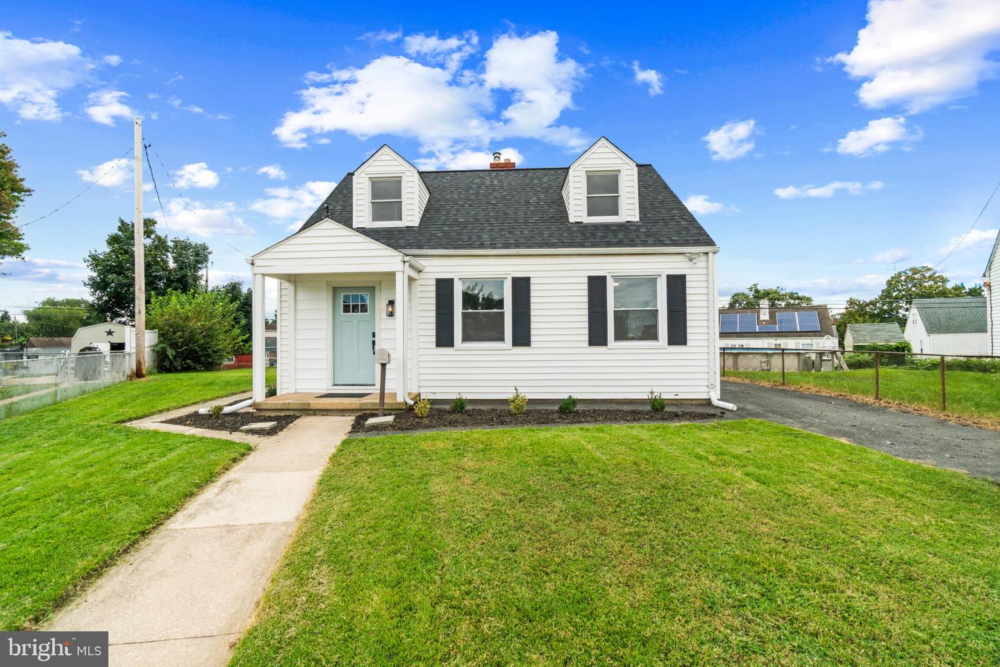 7415 Hill Ct — photo